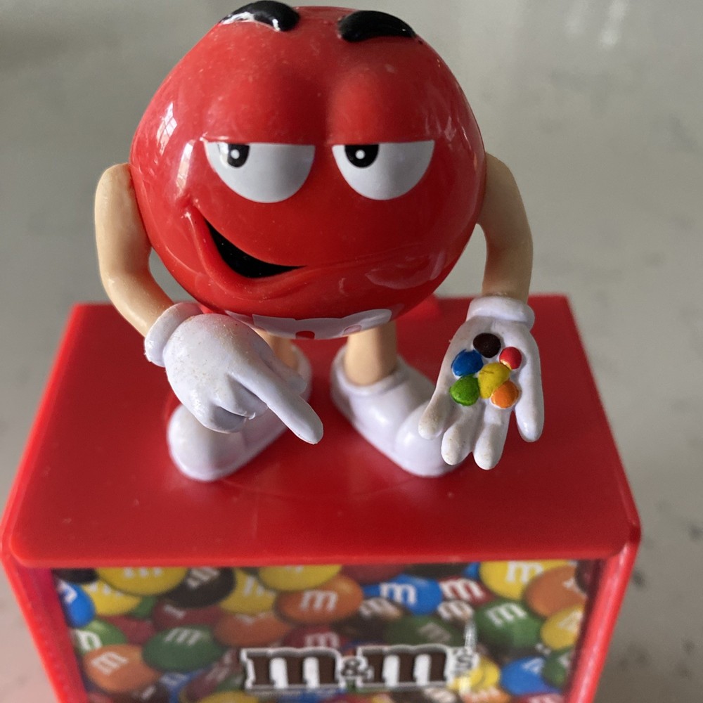 M&M's Candy Dispenser With Scoop