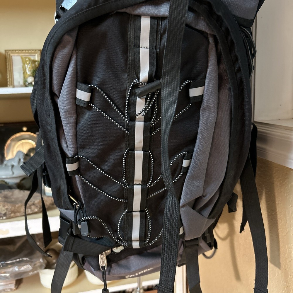 Outlander Extreme 80 Internal Frame Backpack W Attached Day Pack GUC