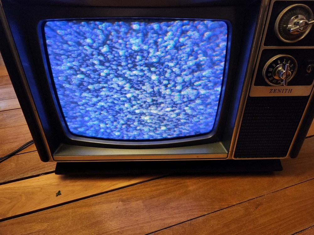 VTG ZENITH Solid State CRT TV Retro Solid State L1310C 1979