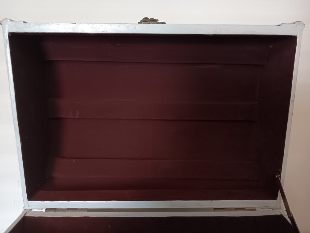 Vtg Dome Chest With Velvet Interior