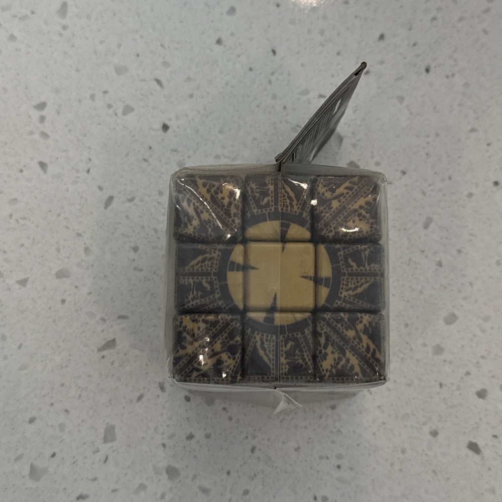 Hellraiser III Hell on Earth Lament Configuration Puzzle Cube Pinhead Horror