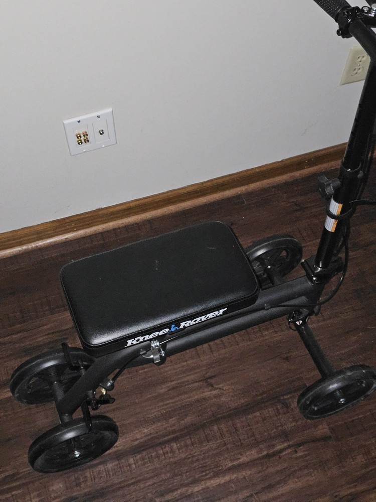 KneeRover Knee Scooter