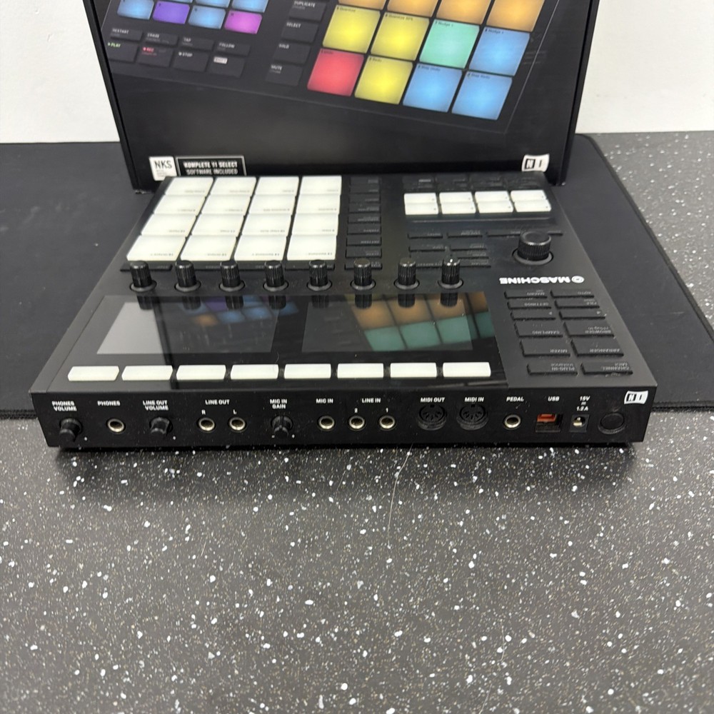 Native Instruments MASCHINE MK3 MIDI Controller Audio Interface