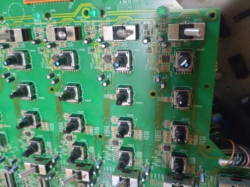 Roland DJ-2000 DJ Mixer Tested Working