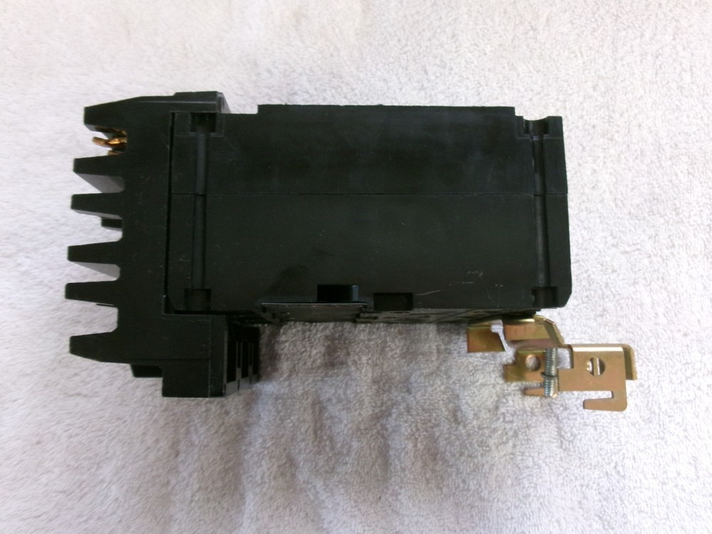 Square D Molded Case Circuit Breaker 20A 3 Pole FA36020