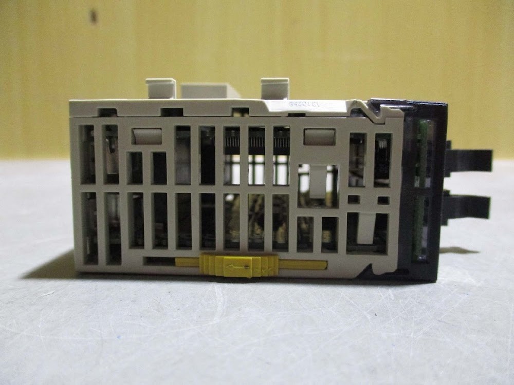 OMRON CJ1W-MD263 PLC Mixed I/O Module (2 Units) USED