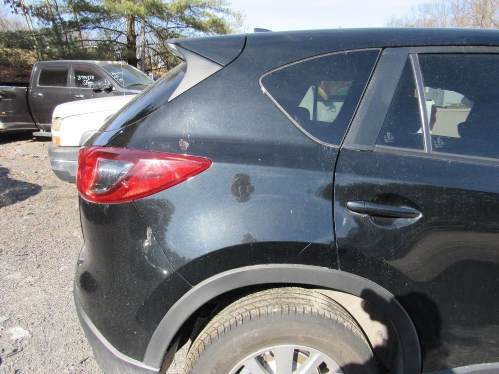 CX-5 2016 Glove Box 1030390