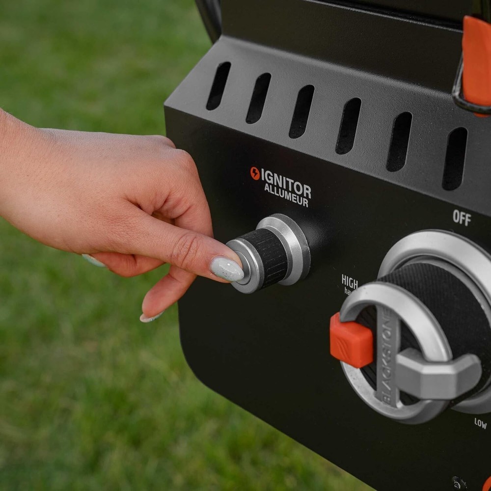 Blackstone 1550 On The Go Combo with Wheels, Legs Hood & Side Shelf Heavy Duty