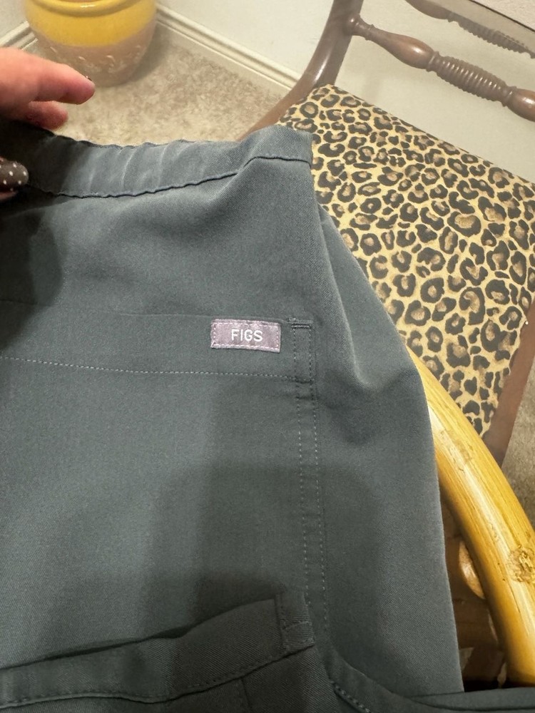 FIGS Technical Collection Scrub Set Graphite Top & Pants Size XL