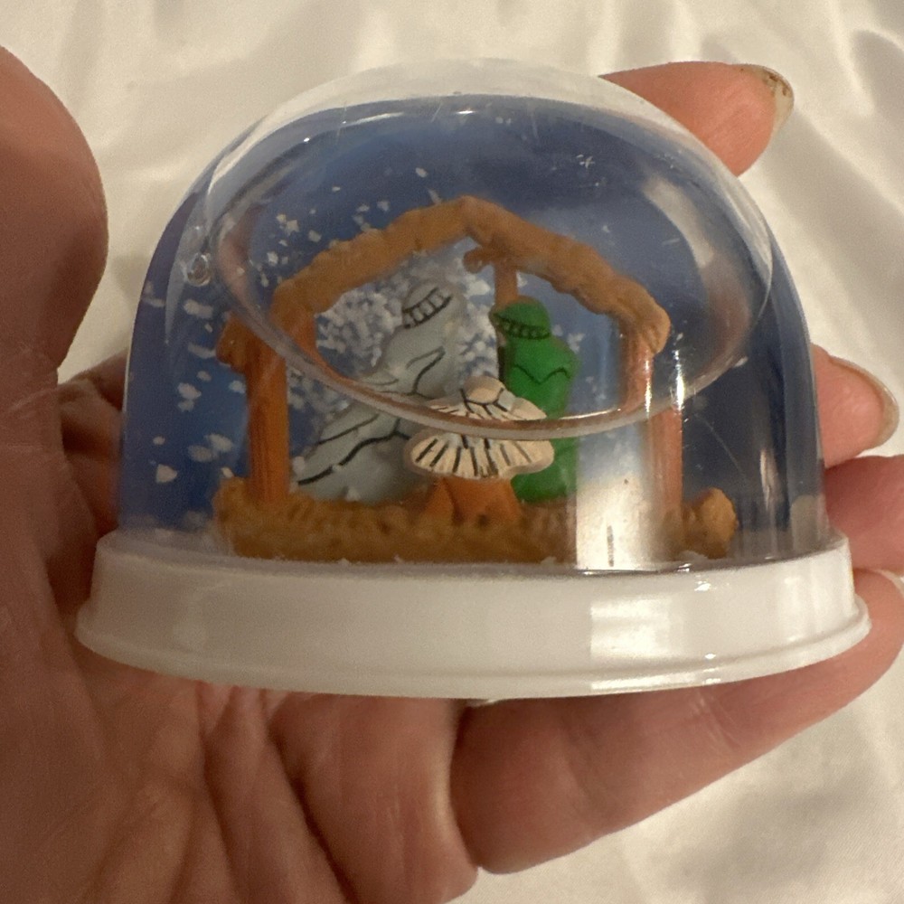 Vintage Looking Nativity Snow Globe Plastic Dome