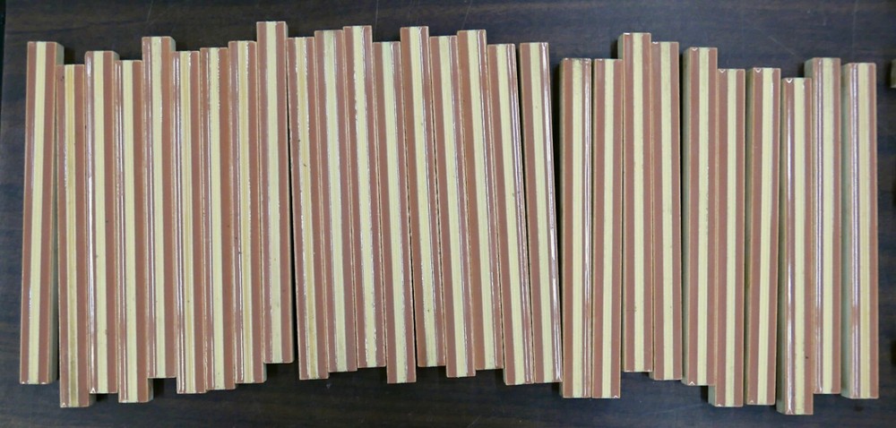 Vintage Tile Liner Tan with Yellow Stripe