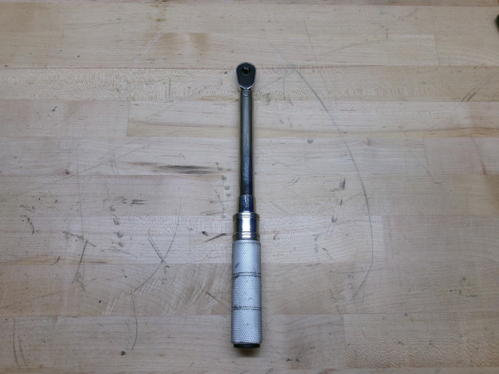 3/8" Drive SAE Adjustable Click-Type Compact Fixed Ratchet Torque Wrench (40–200