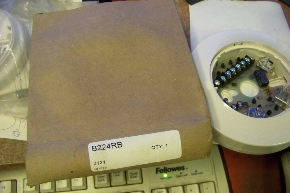 system sensor B224RB 6" Mounting Base with Built-in Relay