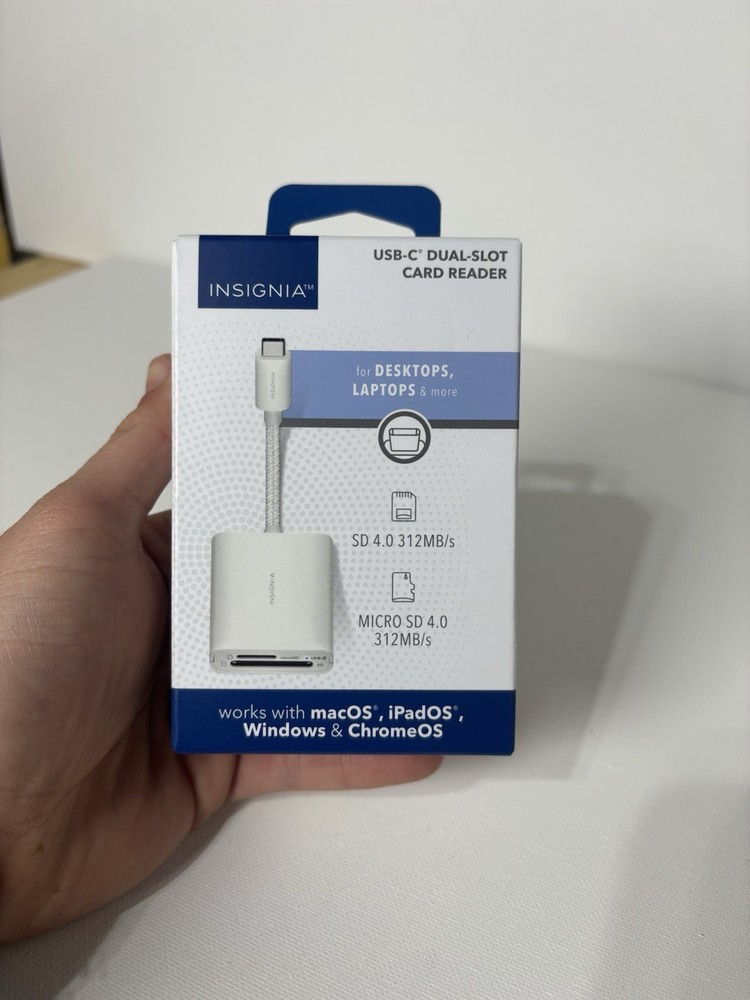 Insignia- USB-C-to-SD/microSD Dual-Slot Card Reader - White