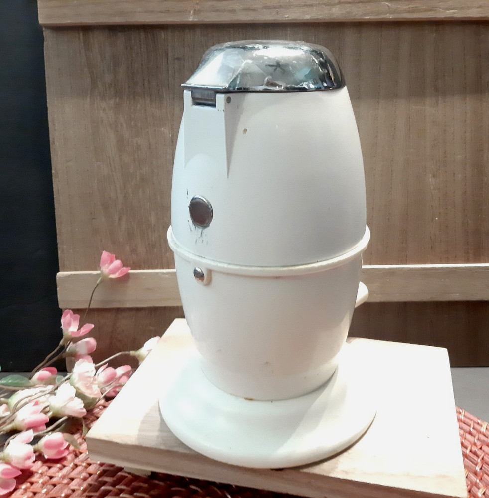 Vintage Ice-O-Mat Manual Ice Crusher , White