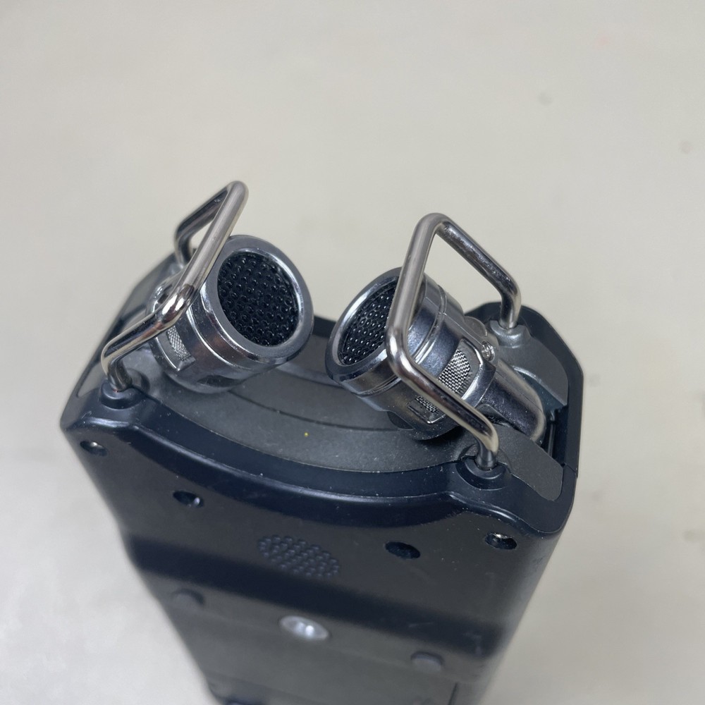 TASCAM DR-40 Linear PCM Digital Recorder