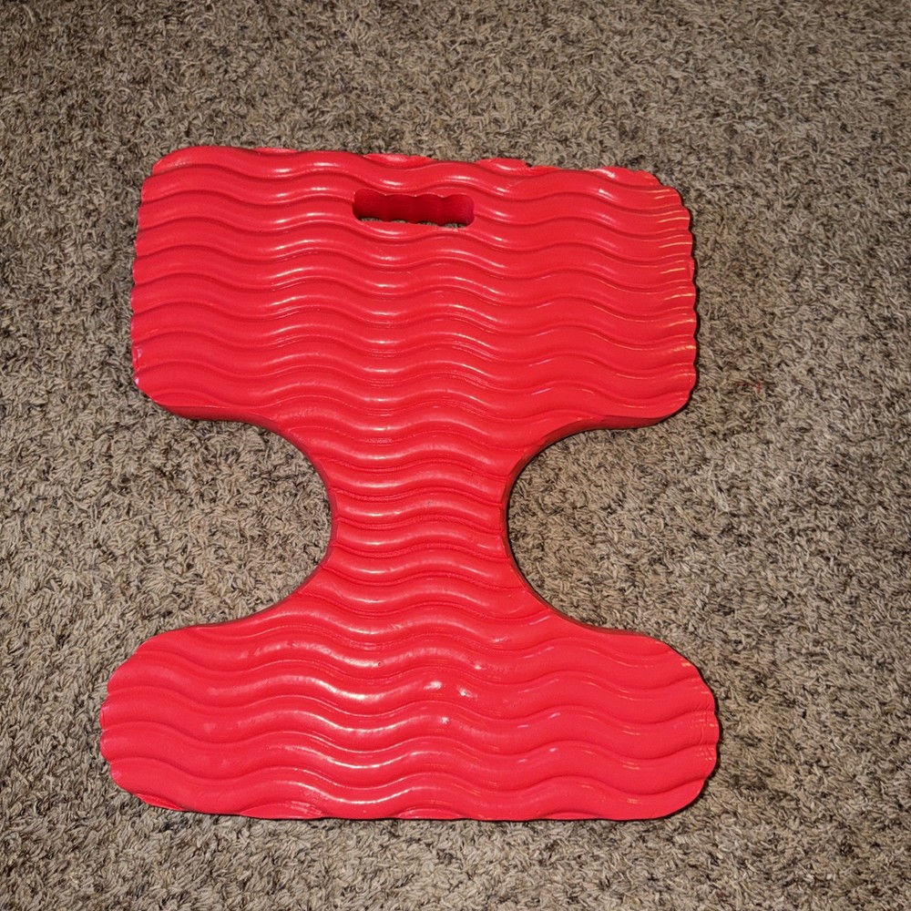 VOS Oasis Premium Water Solid Saddle Float Red