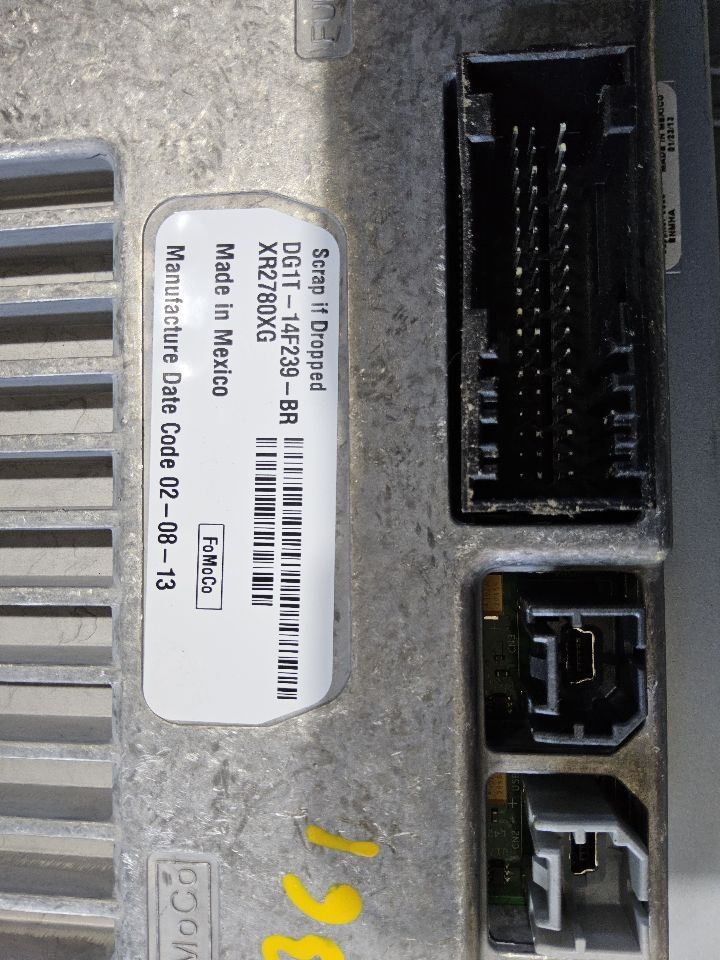 2013-2016 Ford Taurus Center Dash 8" Display Screen