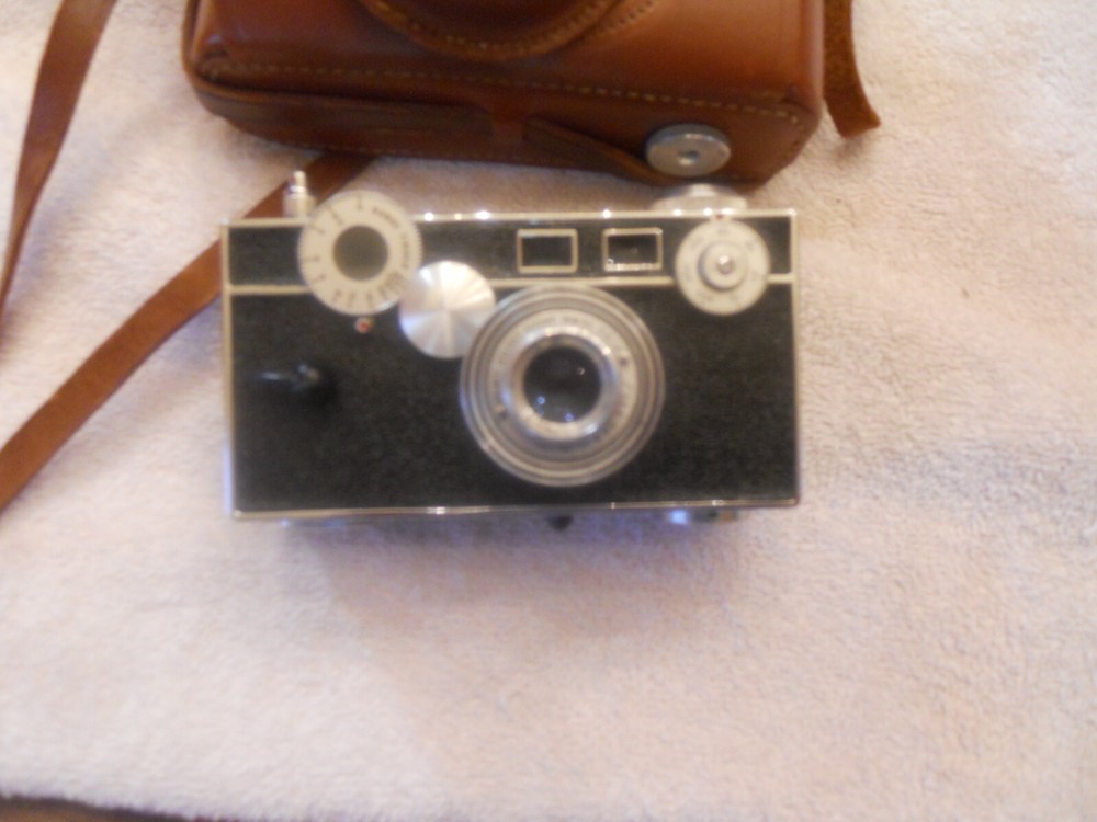 Argus  Rangefinder Camera/ Cintar 3.5/50mm Vintage Display
