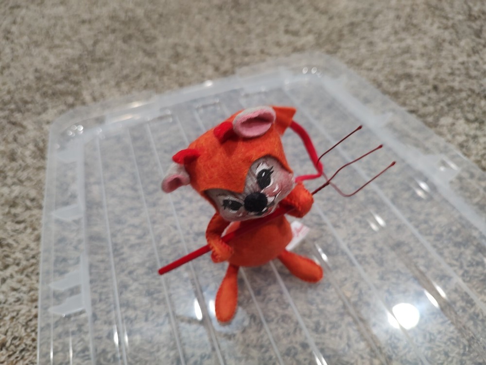1982 Annalee Doll Mobilitee Devil Mouse with Pitchfork Felt Animal Open Eyes 6"