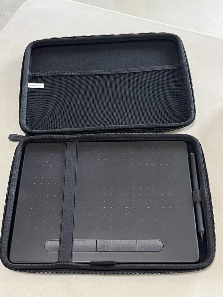 Wacom Intuos Small Digital Graphics Drawing Tablet
