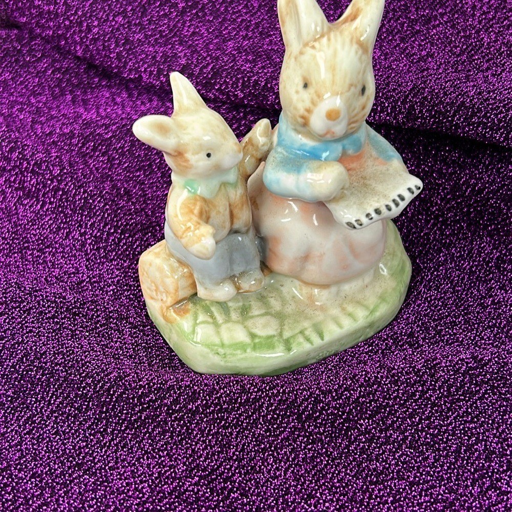 Source Unknown Cream and Pink Decor Accents 3 per set