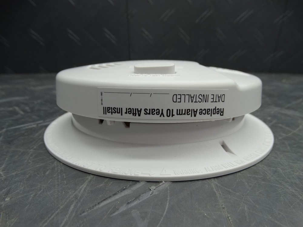 Universal Hardwired Battery Backup Combination Smoke & Carbon Monoxide Detector