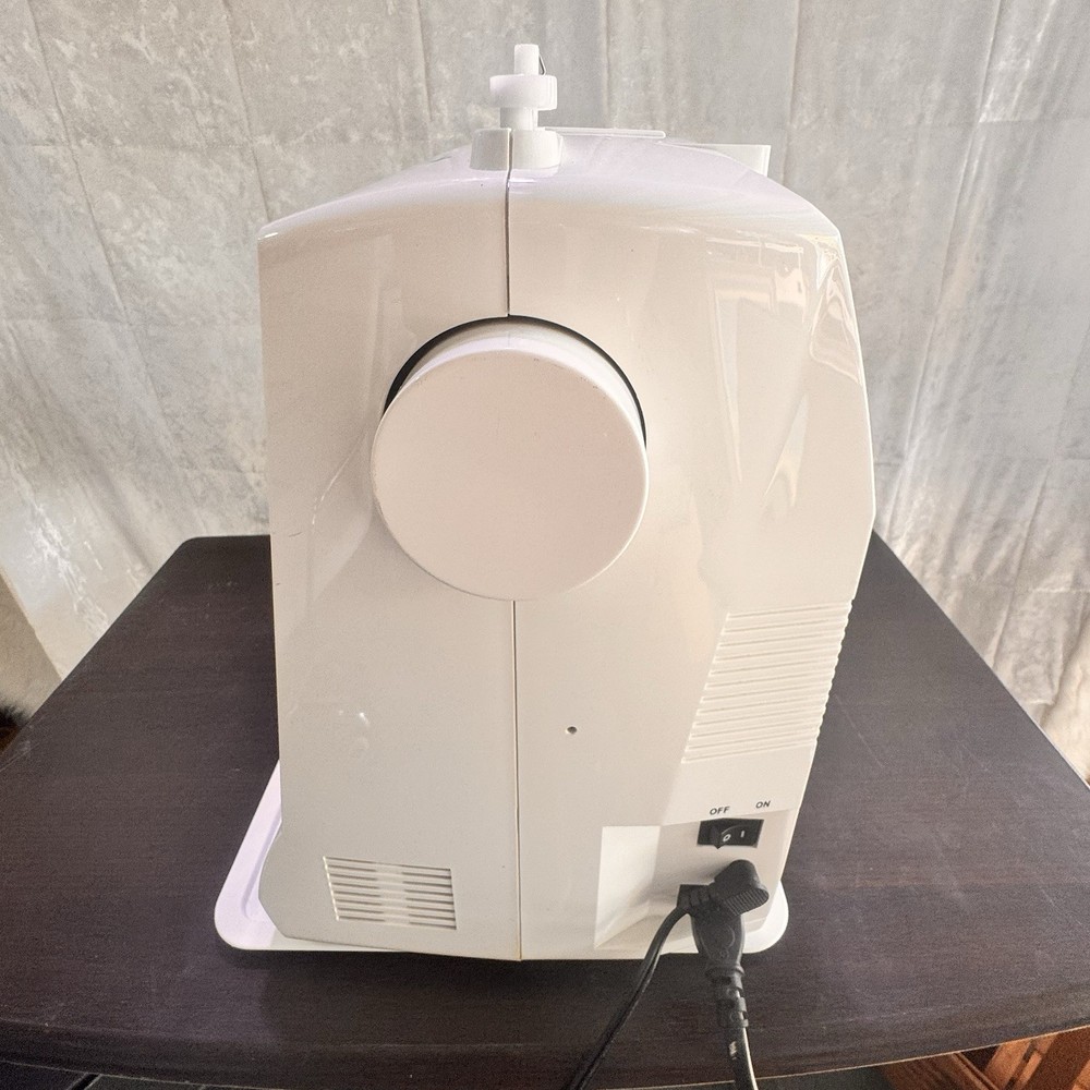 Singer Brilliance 6199 Electronic Sewing Machine