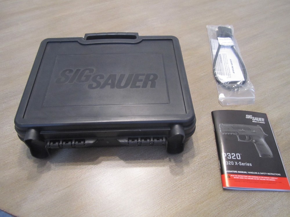Original OEM Sig Sauer P320 Hard Plastic Case Box with Operators Manual & Lock
