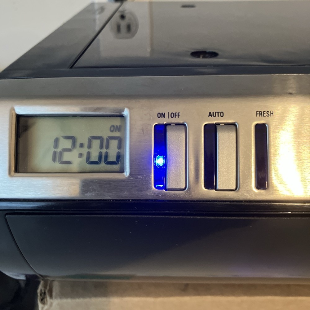 Black & Decker Spacemaker SDC850 Under Cabinet 8 Cup Coffee Maker - EUC -READ