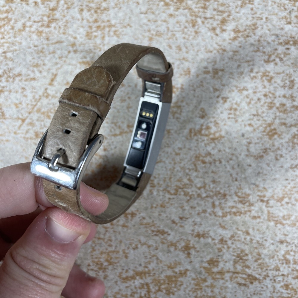 No Charger | Fitbit ALTA HR Wristband Activity Tracker FB408 Only - Untested