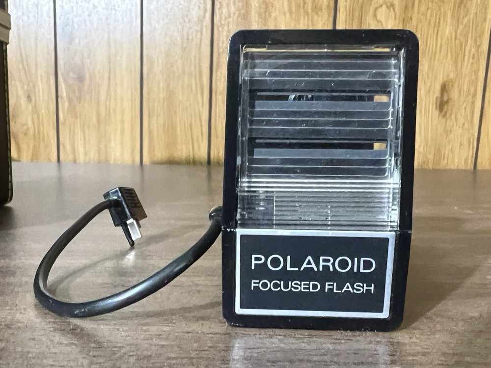 Vintage Polaroid Automatic Land Camera Model 420 With Flash Hard Case
