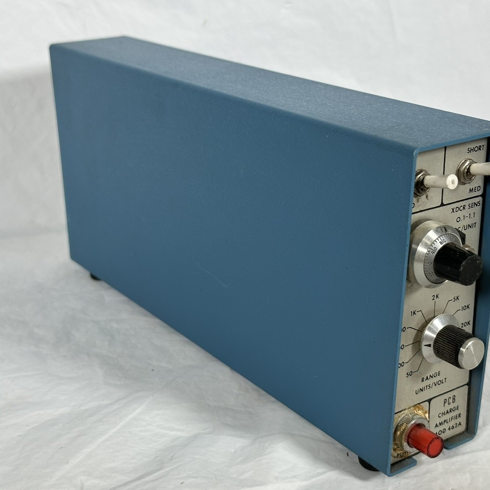 PCB Piezotronics Shear 462A Accelerometer Charge Amplifier