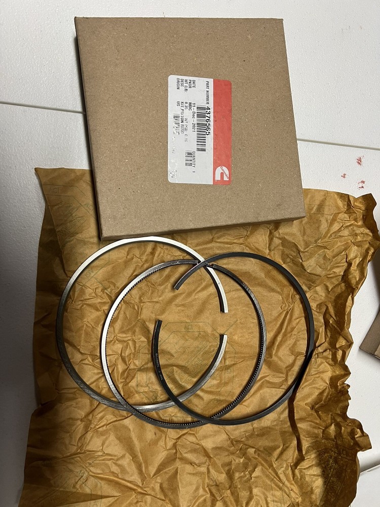 Genuine Cummins 4376565