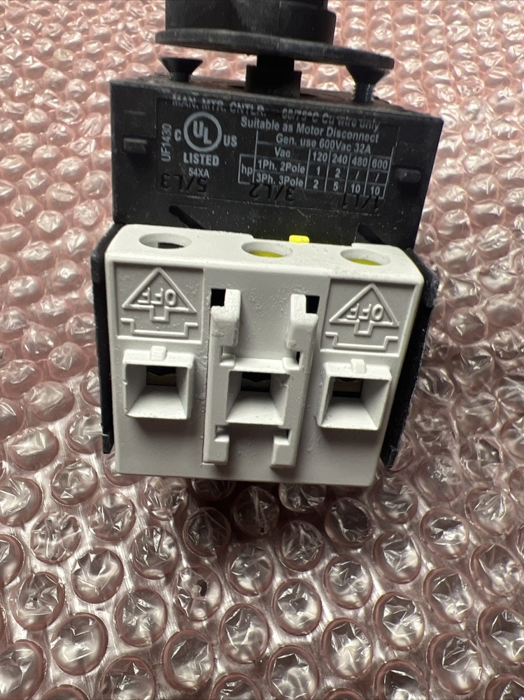 Used BACO 172100 Enclosure Disconnect Switch