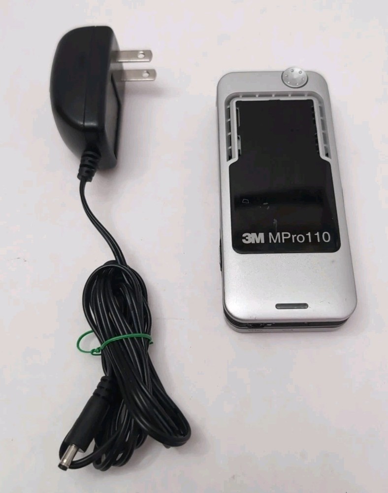3M Micro Professional Projector MPro110 TESTED & WORKING No VGA CABLE