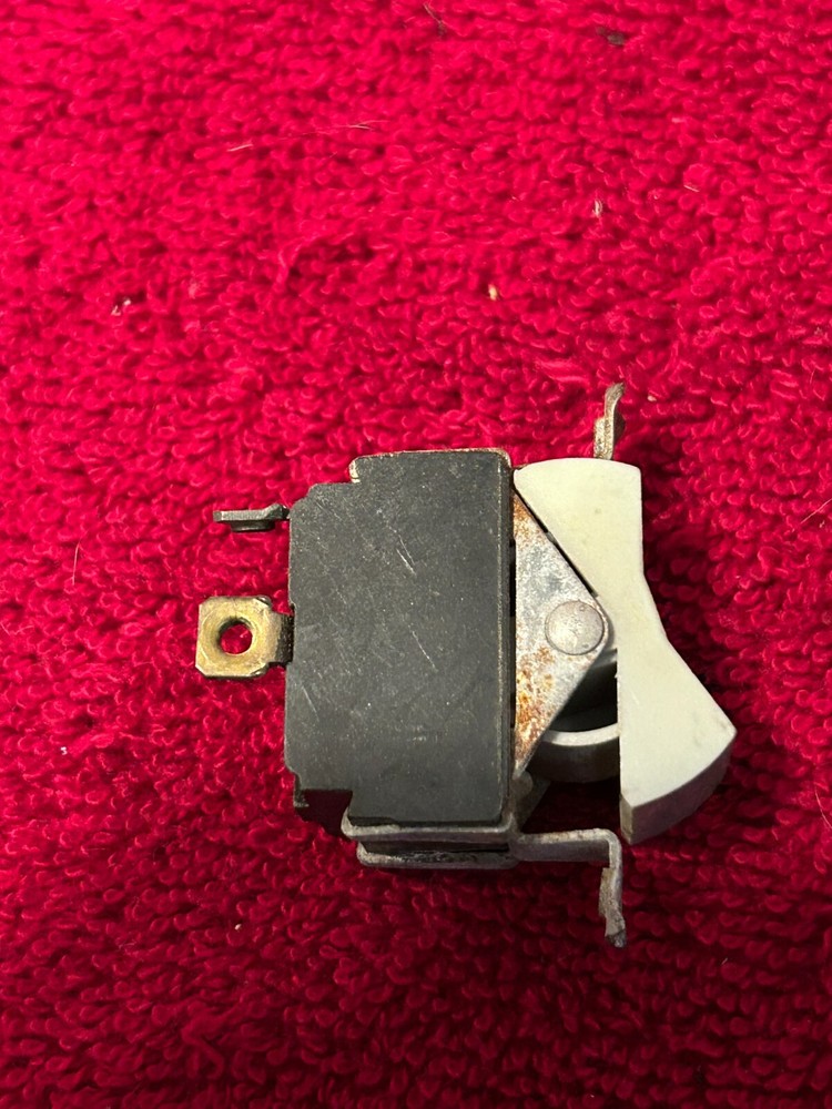 AIRCRAFT RIGHT MAGNETO ROCKER SWITCH