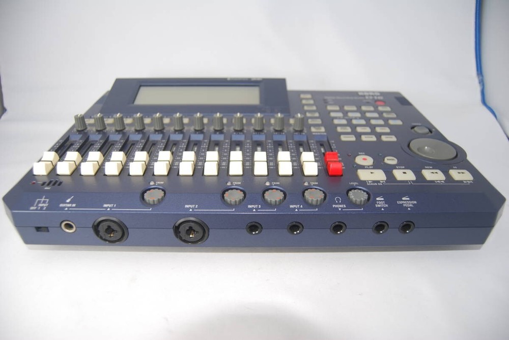 Korg D16 16-Track Digital Recorder