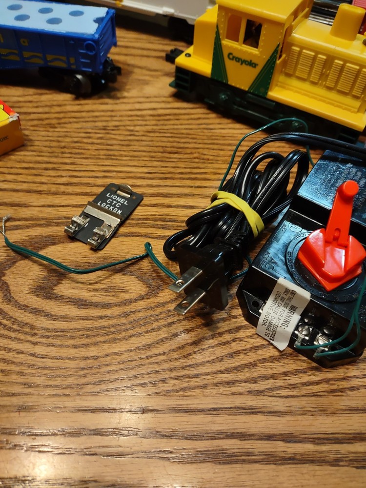 Lionel Big O27 Crayola Activity Train Set.