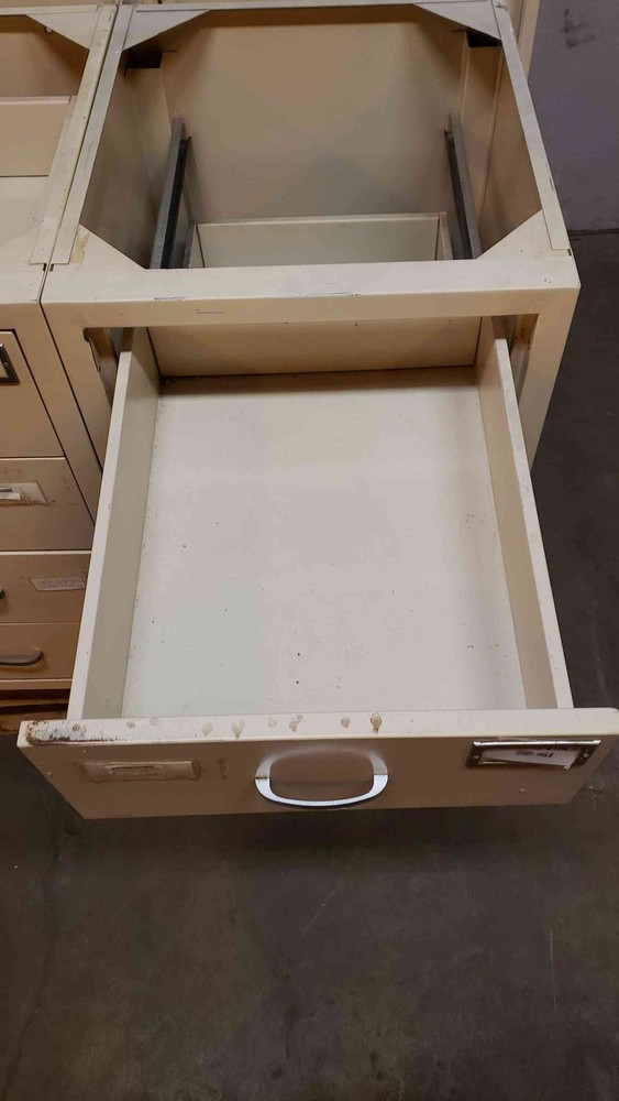 Duralab 3'2" Drawer Casework (SKU: 2499AA)(2499AA)