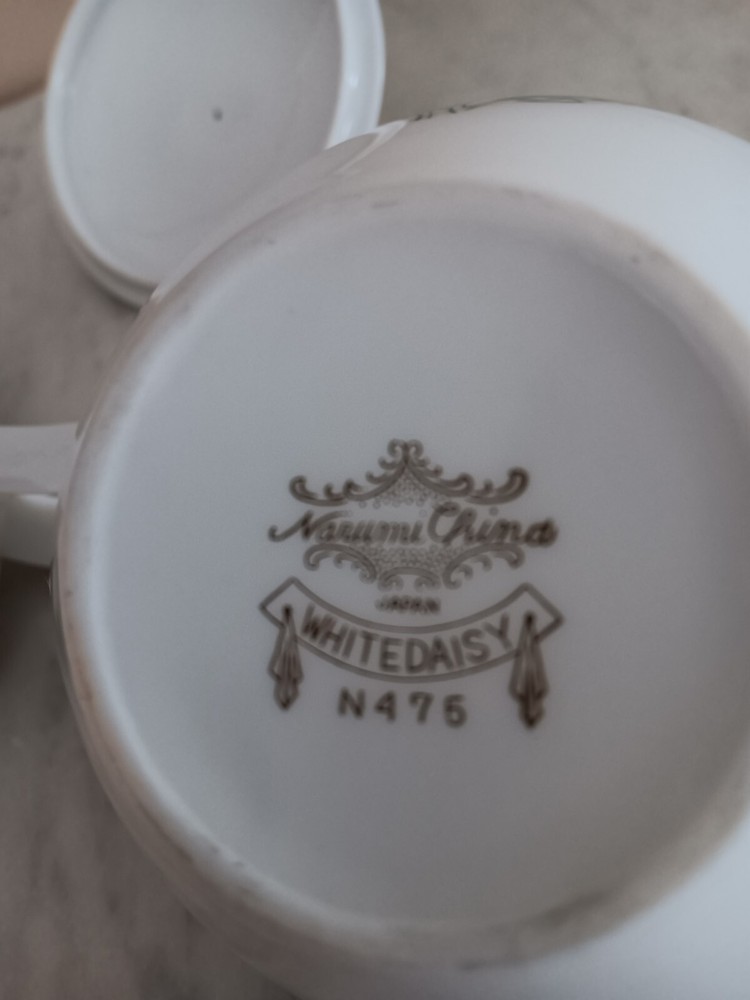 Narumi White Spring Daisy Patt Sugar & Creamer