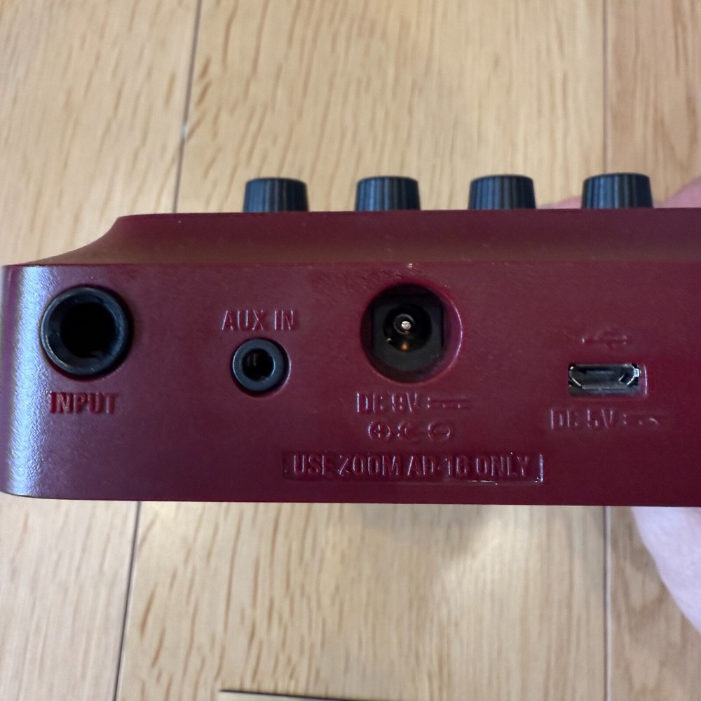 Zoom B1 Four Bass Multi-Effects Pedal Processor Red 9 Amp Models 60 EffectsOpens