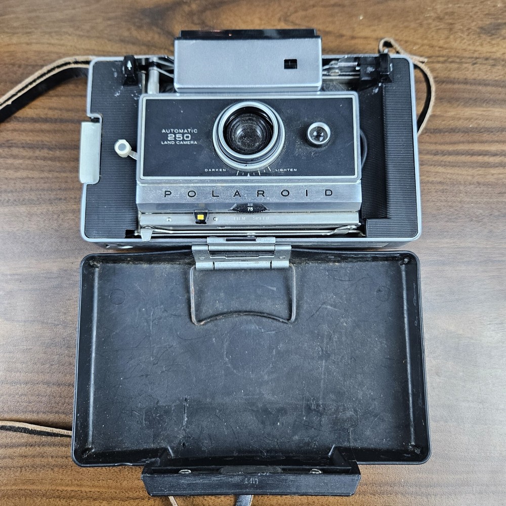 🔥 Vintage Polaroid Automatic 250 Land Camera With Case 🔥