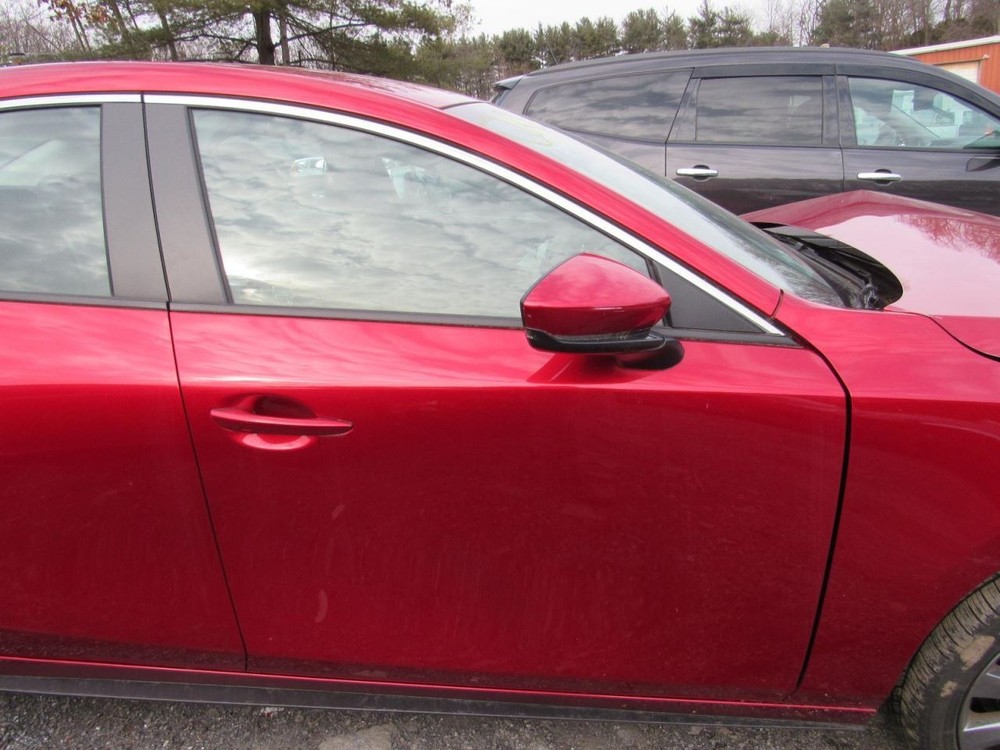 3 2022 Glove Box 1026889