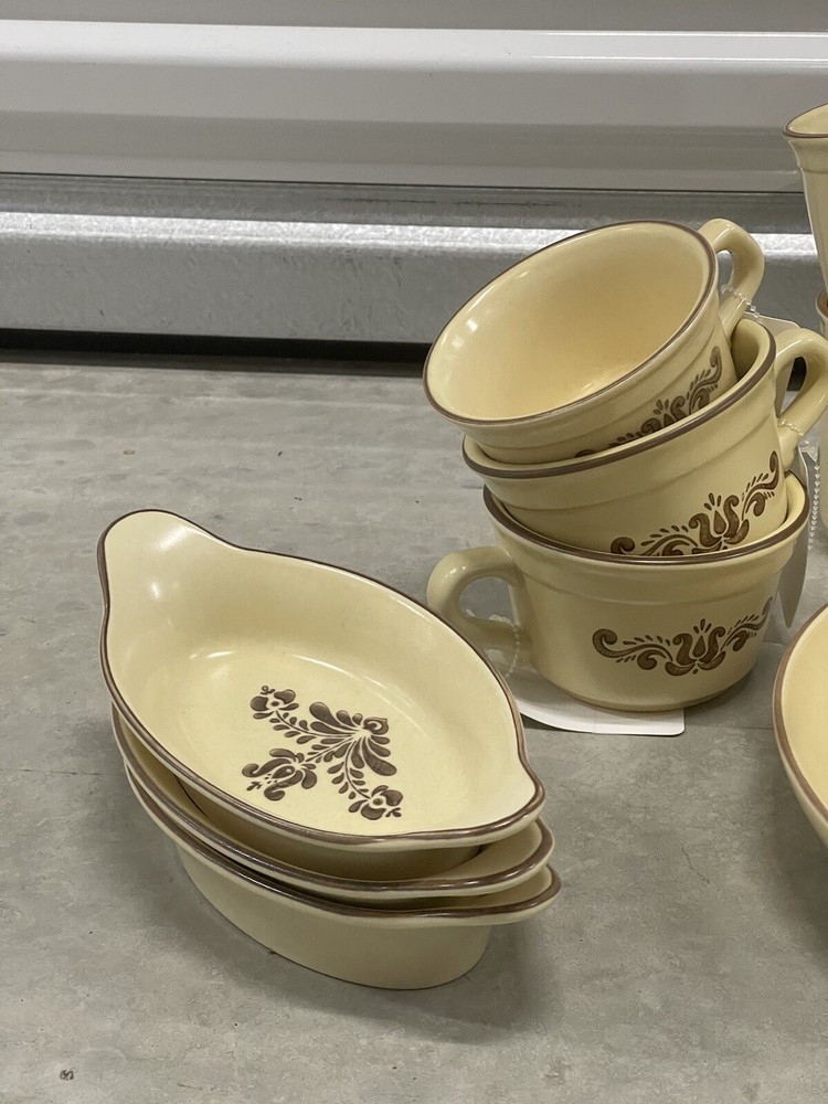 16 pc Pfaltzgraff Village Rustic Dinnerware Dish Set Tan Stoneware Plates Cups