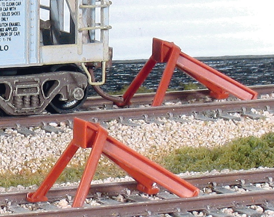 Peco HO Scale Track - Code 83 Streamline Hayes Train Bumpers (2 Pack)