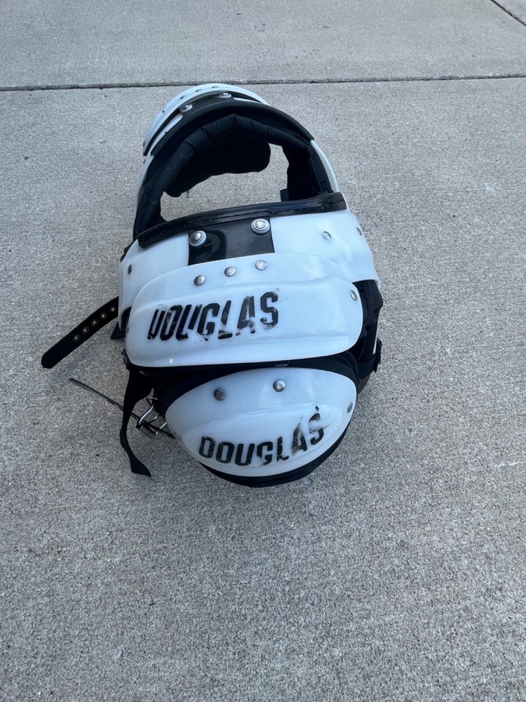 Douglas shoulder pads for long snappers size XL