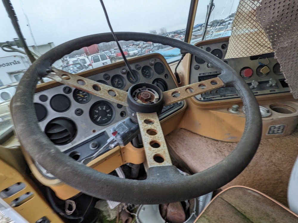 1981 Ford CL9000 Cabover Cab over Cab w/ sleeper