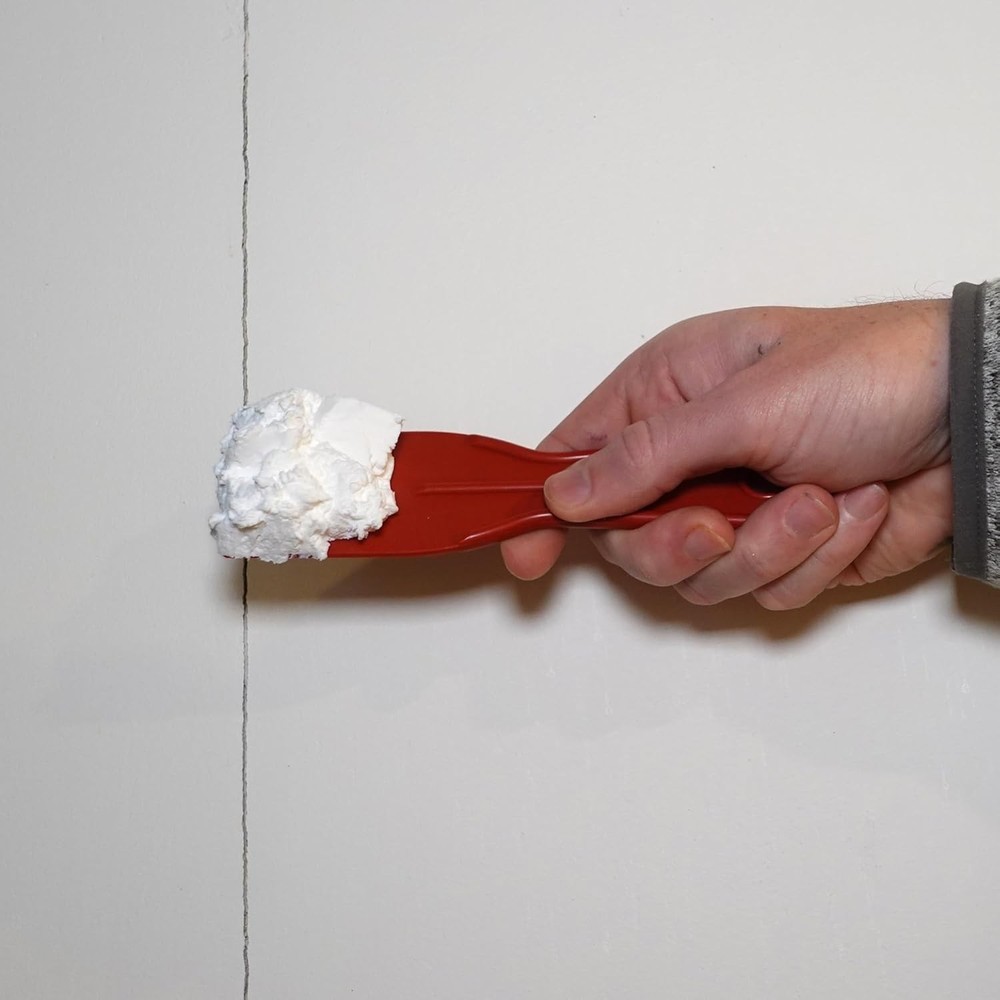 Versatile 1 Quart White Spackling Compound for Quick Wall Repairs - No Sanding