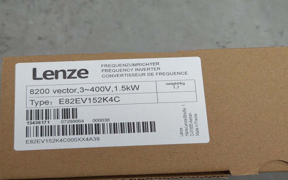 E82EV152K4C NEW LENZE E82EV152_4C Inverter Drives 8200 Vector 1.5kW